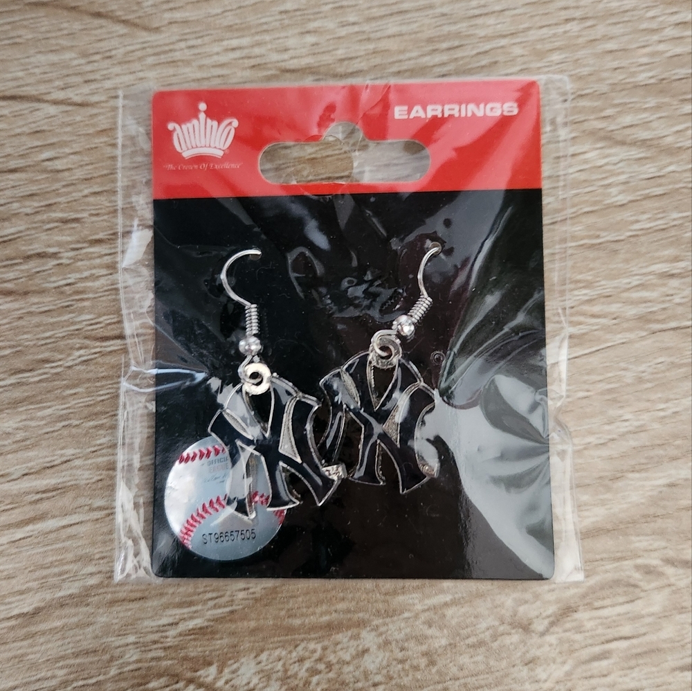 New york yankees dangle earrings